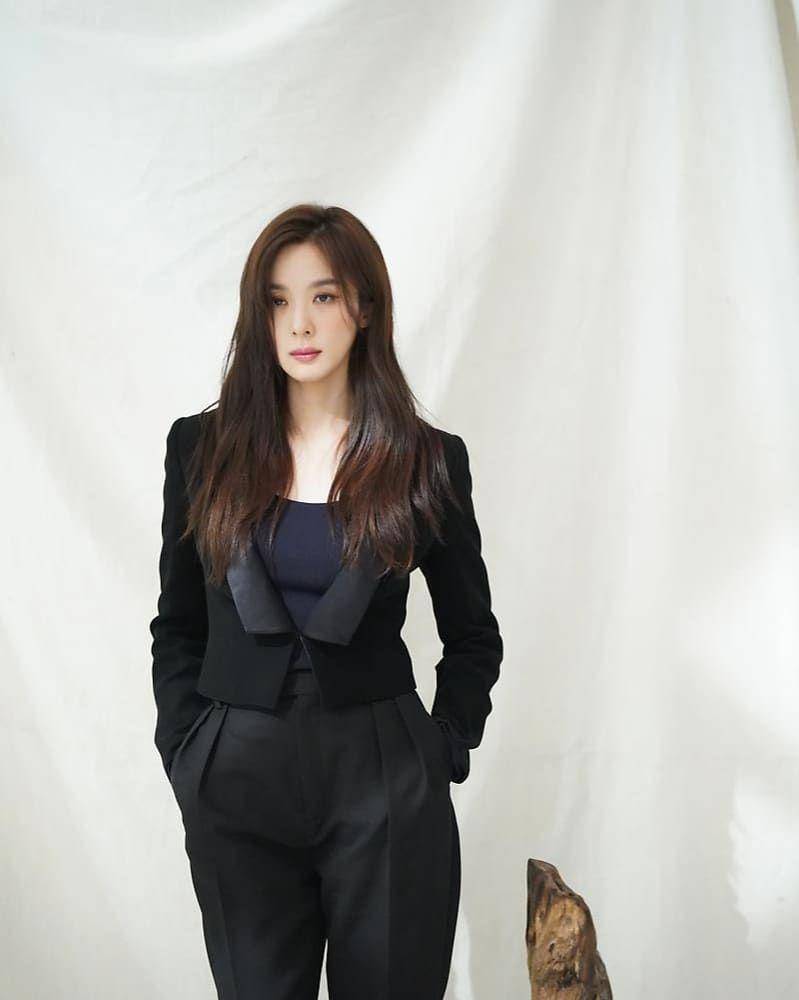 Lee Chung Ah (instagram.com/leechungah)