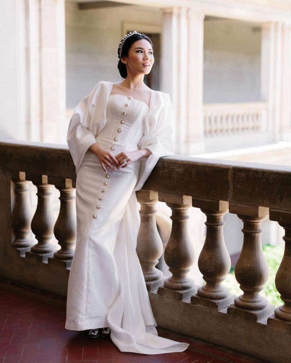 inspirasi wedding dress ala Cynthia Tan (@erinandtara via instagram.com/cynthiatan__)