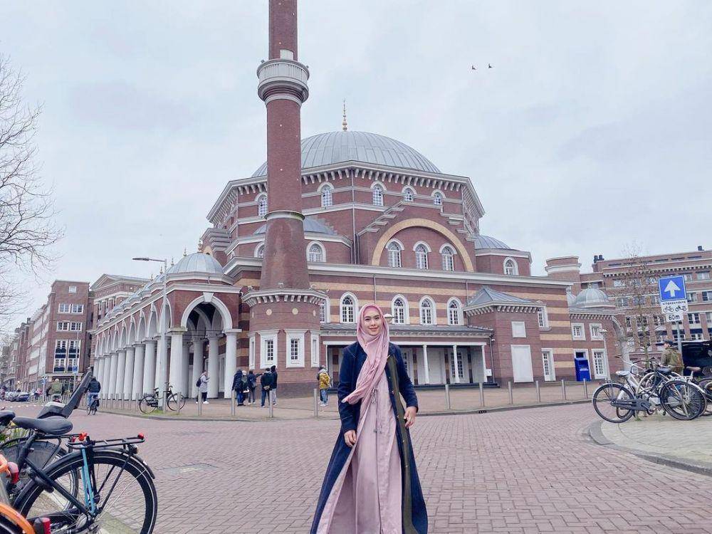 Oki Setiana Dewi (instagram.com/okisetianadewi)