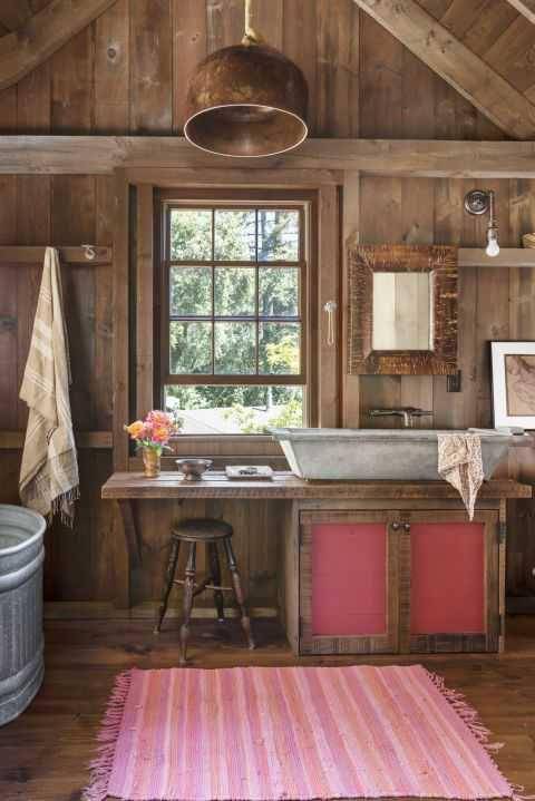 desain kamar mandi (countryliving.com)