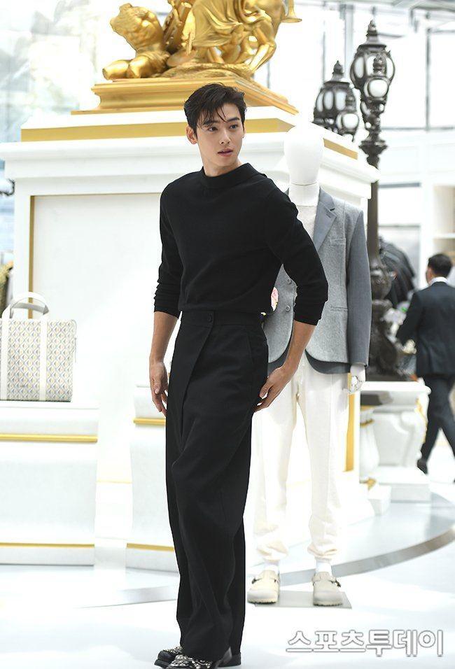Cha Eun Woo di event DIOR Men's 2022 Winter Collection. (stoo.com/Bang Kyu-hyun)