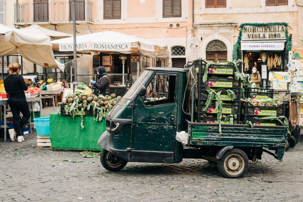 Campo de’ Fiori (unsplash.com/Gabriella Clare Marino)