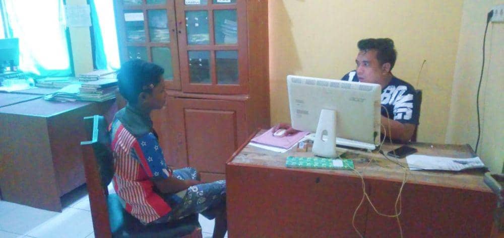 Foto korban saat diperiksa di Polsek Donggo. (Dok/Polsek Donggo)