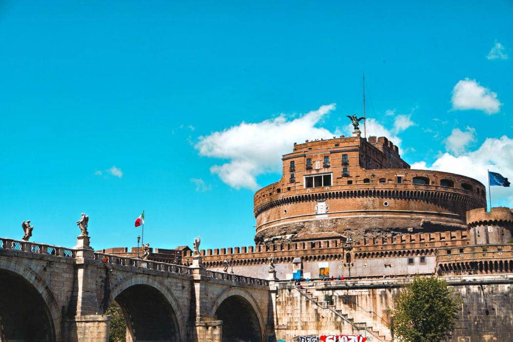 Castle Sant’Angelo (unsplash.com/Michele Bitetto)