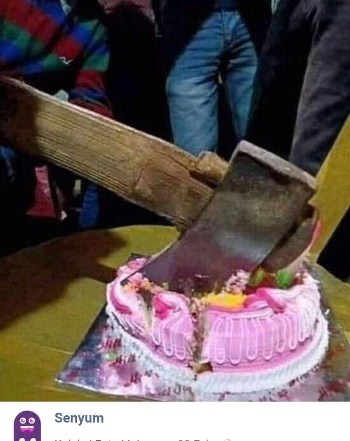 status facebook ulang tahun kocak (facebook.com/snyumdotcom)