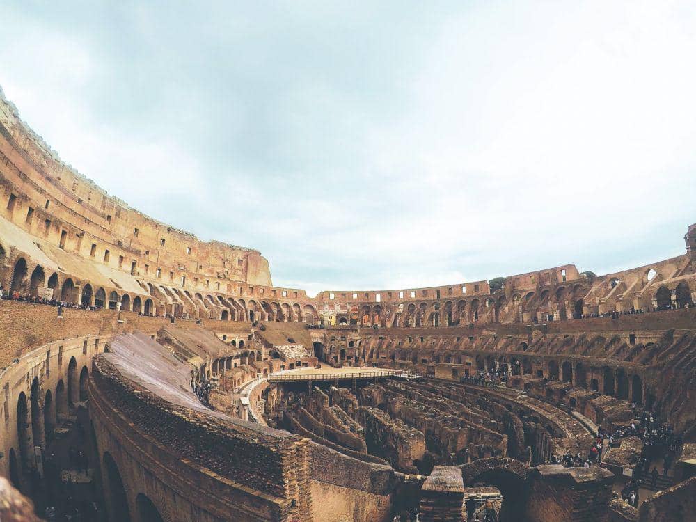 Colosseum Roma (unsplash.com/Ruben Ramirez)