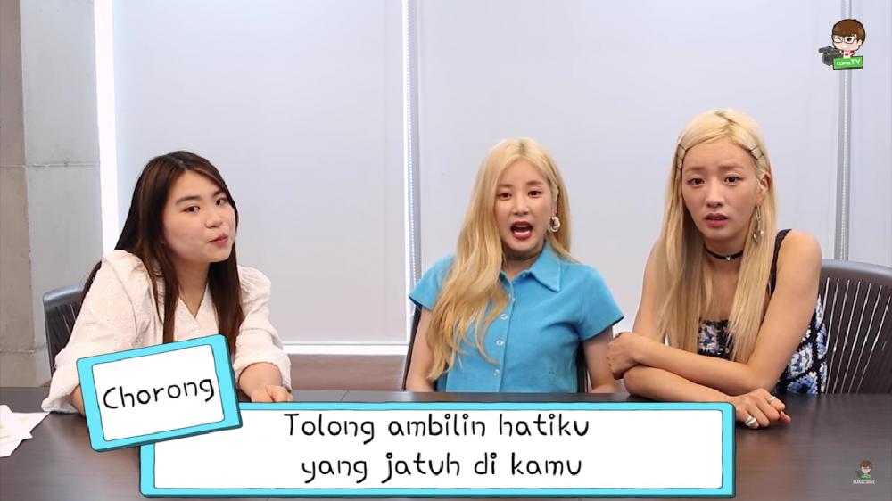 10 Potret Unyu Chorong dan Bomi Apink Main Game Bahasa Indonesia