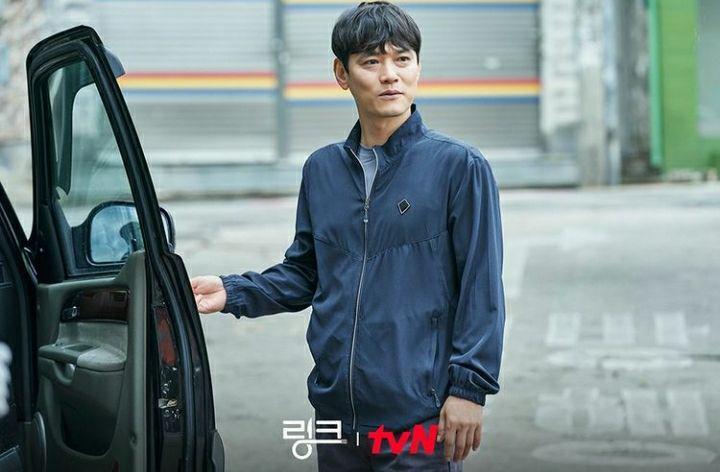 Seo Dong Gap di Link: Eat, Love, Kill (instagram.com/tvn_drama)