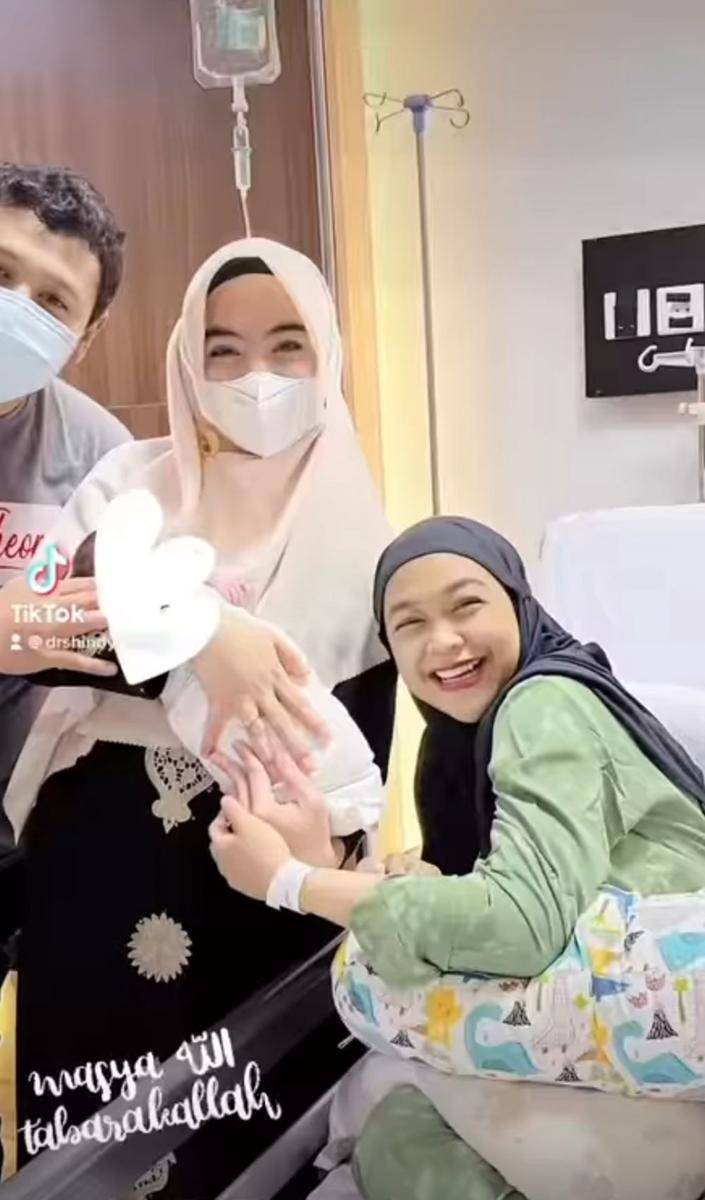 Ria Ricis (Instagram.com/dr.shindyputri_)