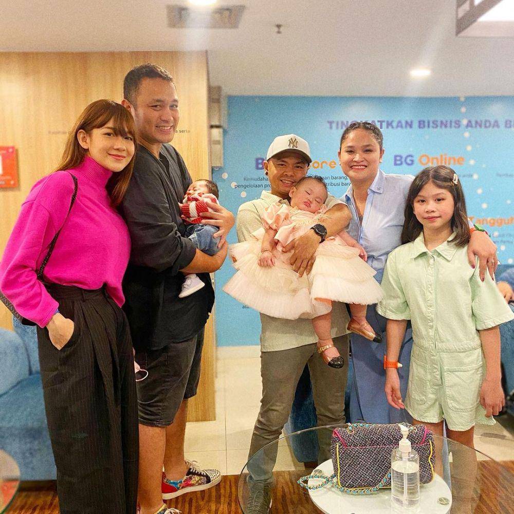 potret keluarga Gilang Dirga (instagram.com/gilangdirga)