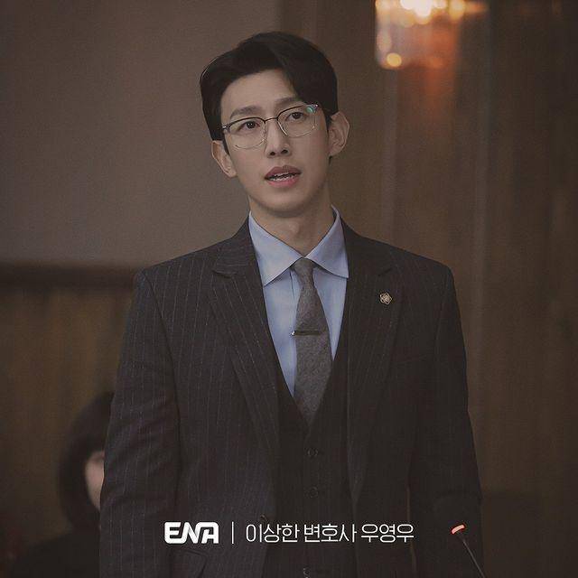 Kang Ki Young di drama Extraordinary Attorney Woo (instagram.com/channel.ena.d)