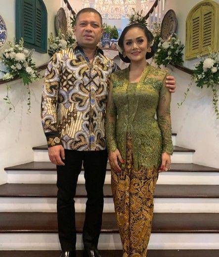 Krisdayanti kondangan. (instagram.com/krisdayantilemos)