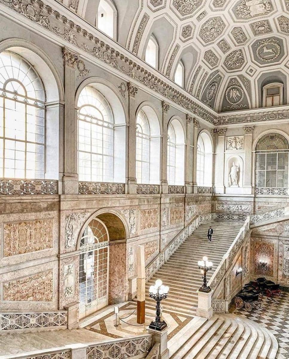 Royal Palace of Naples (instagram.com/rjlestates)