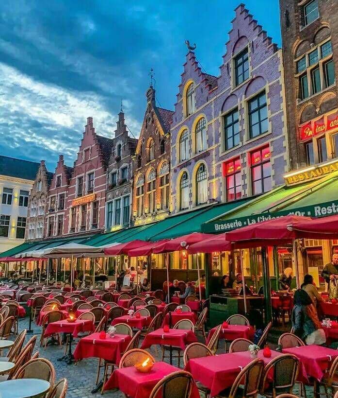 bangunan warna-warni di Brugges Belgia (facebook.com/Les Vols d'Alexi)