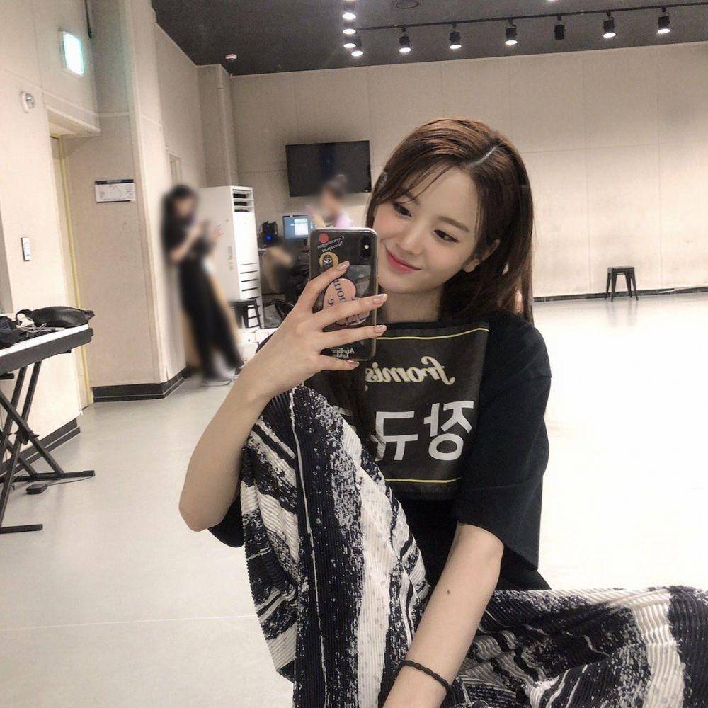 Jang Gyuri fromis_9 (twitter.com/realfromis_9)