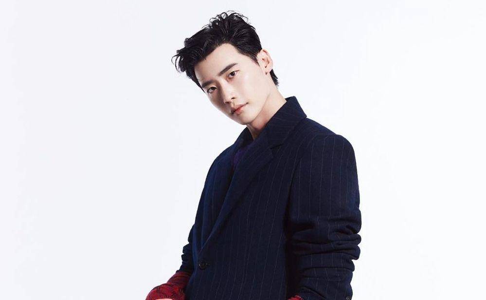 Lee Jong Suk (instagram.com/amanproject2018)