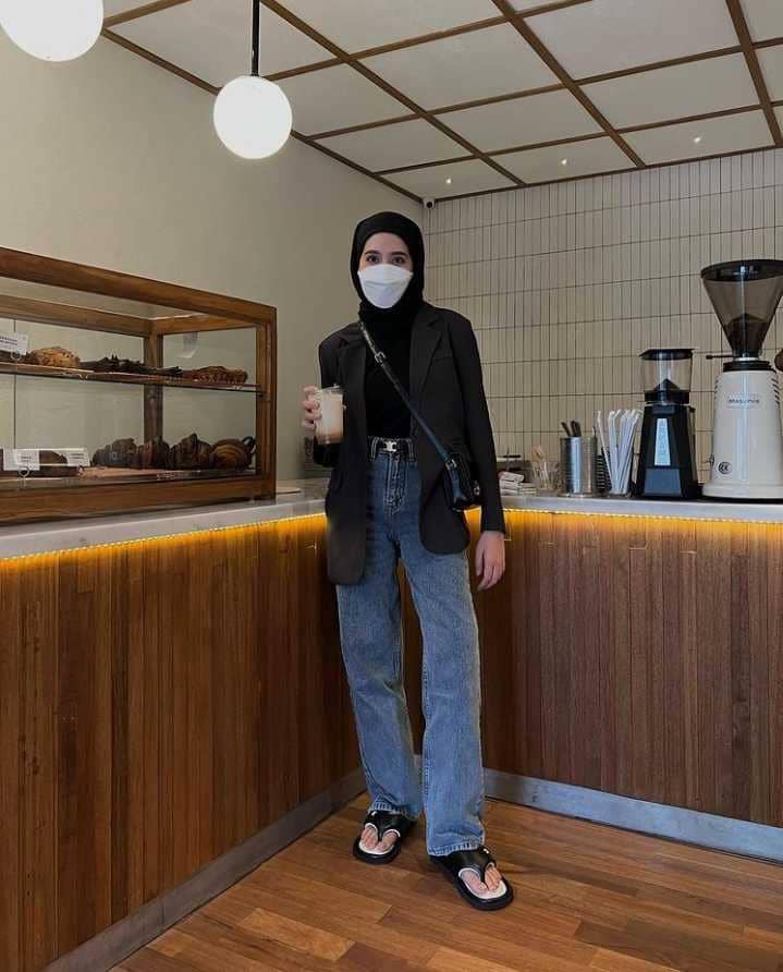 inspirasi OOTD ke mall (instagram.com/ameliaelle)