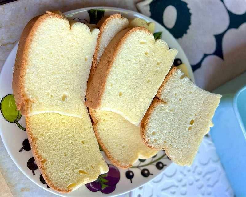sponge cake (instagram.com/bake_kingisfun)