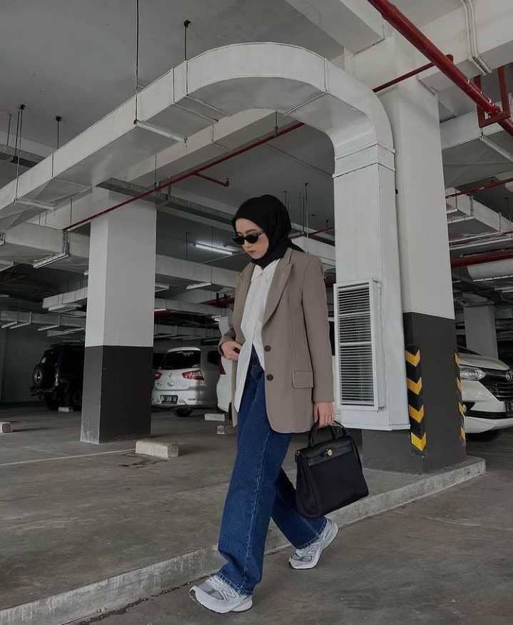 inspirasi OOTD ke mall (instagram.com/ameliaelle)