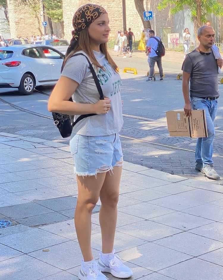 Himanshi Khurana (instagram.com/iamhimanshikhurana)