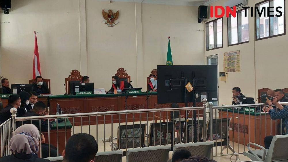 Sidang kerangkeng bupati langkat nonaktif yang digelar di PN Stabat (IDN Times/ Bambang Suhandoko)