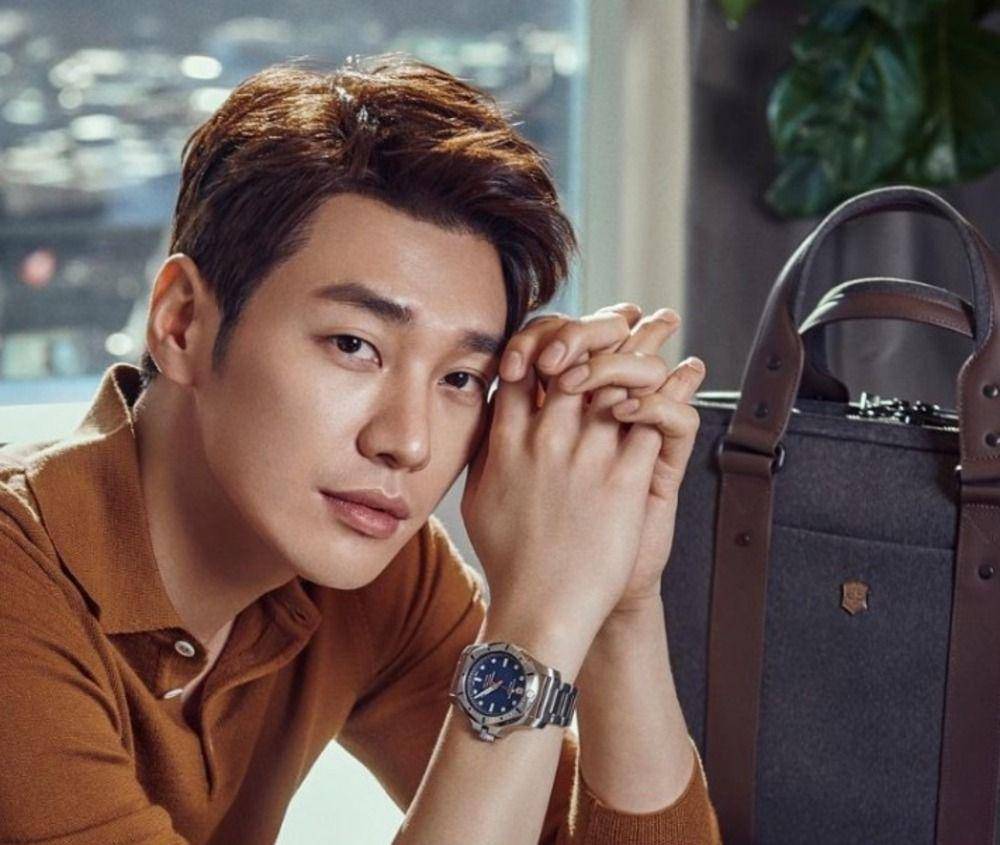 Kim Young Kwang (instagram.com/widescompany)
