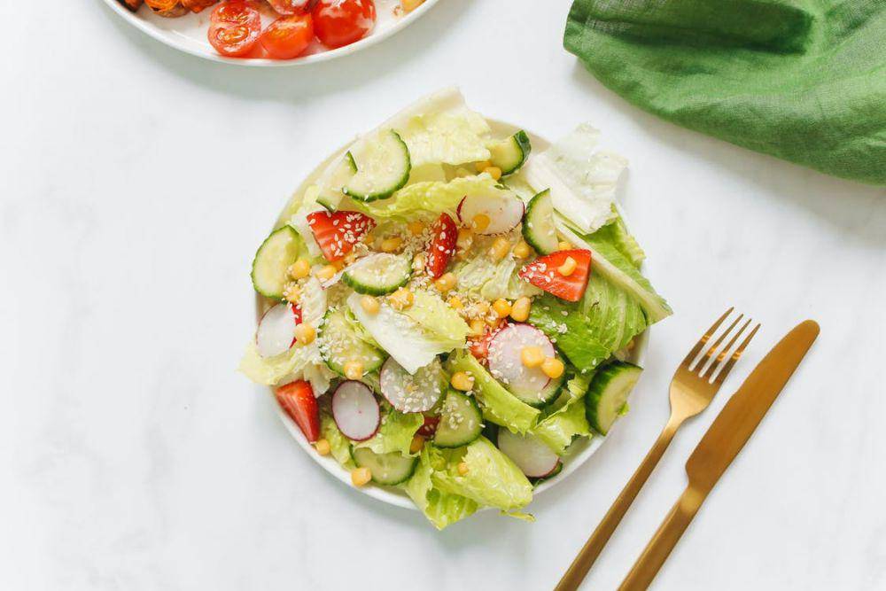 ilustrasi salad (pexels.com/ Polina Tankilevitch)