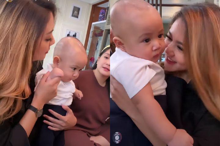10 Momen Jenita Janet Main ke Andara, Gemas Momong Baby Rayyanza