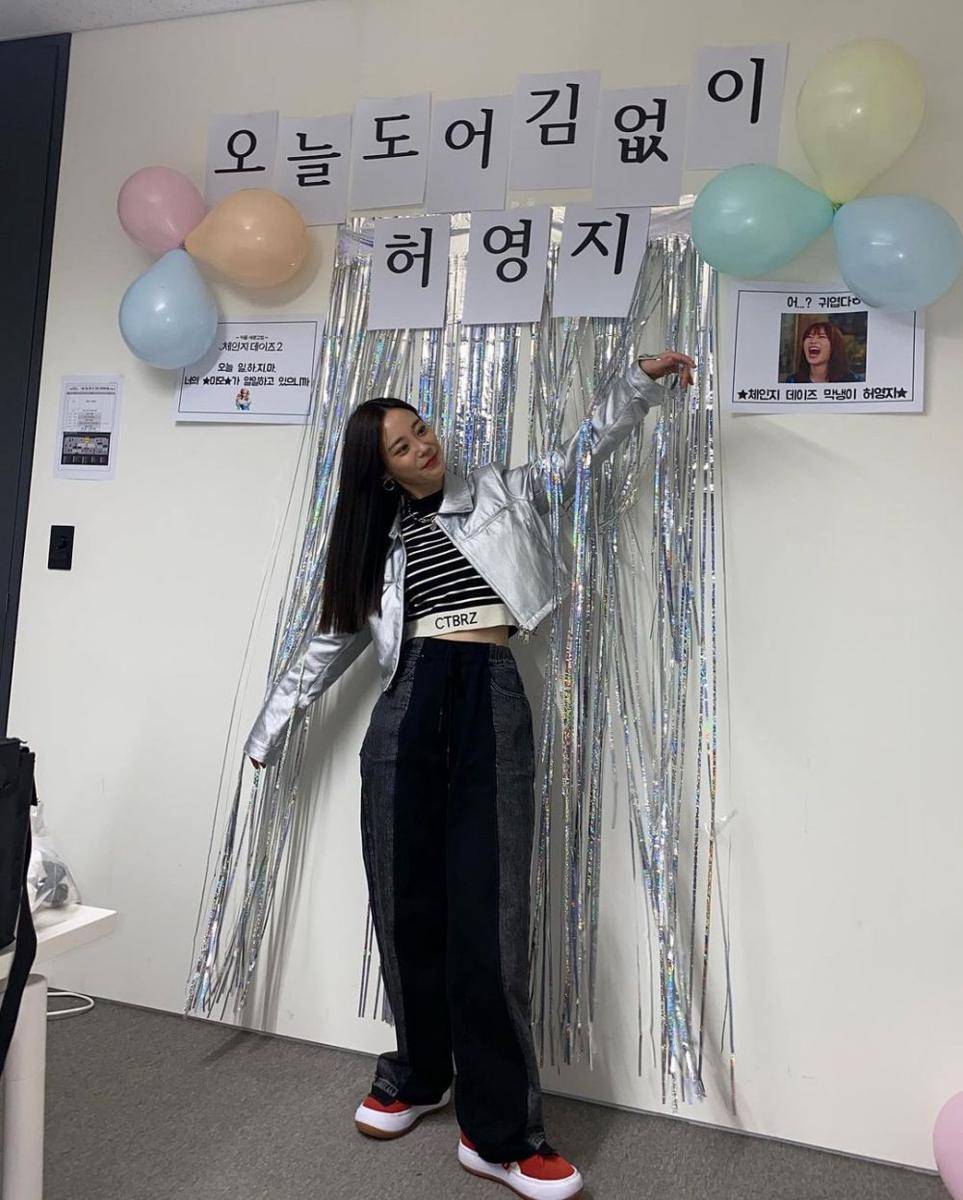 OOTD nuansa hitam ala Heo Young Ji eks KARA (instagram.com/young_g_hur)