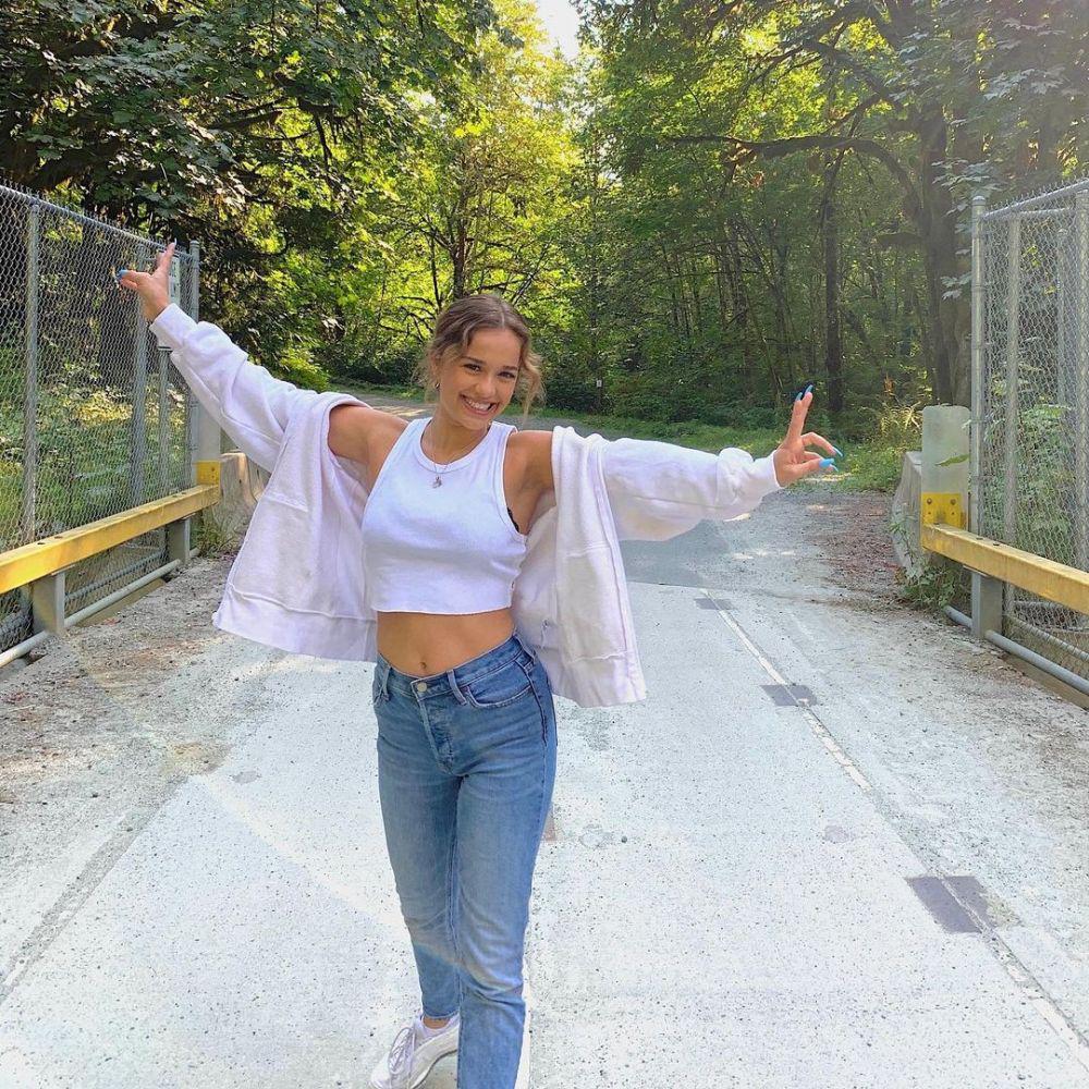 Aryana Engineer (instagram.com/_aryanaengineer)