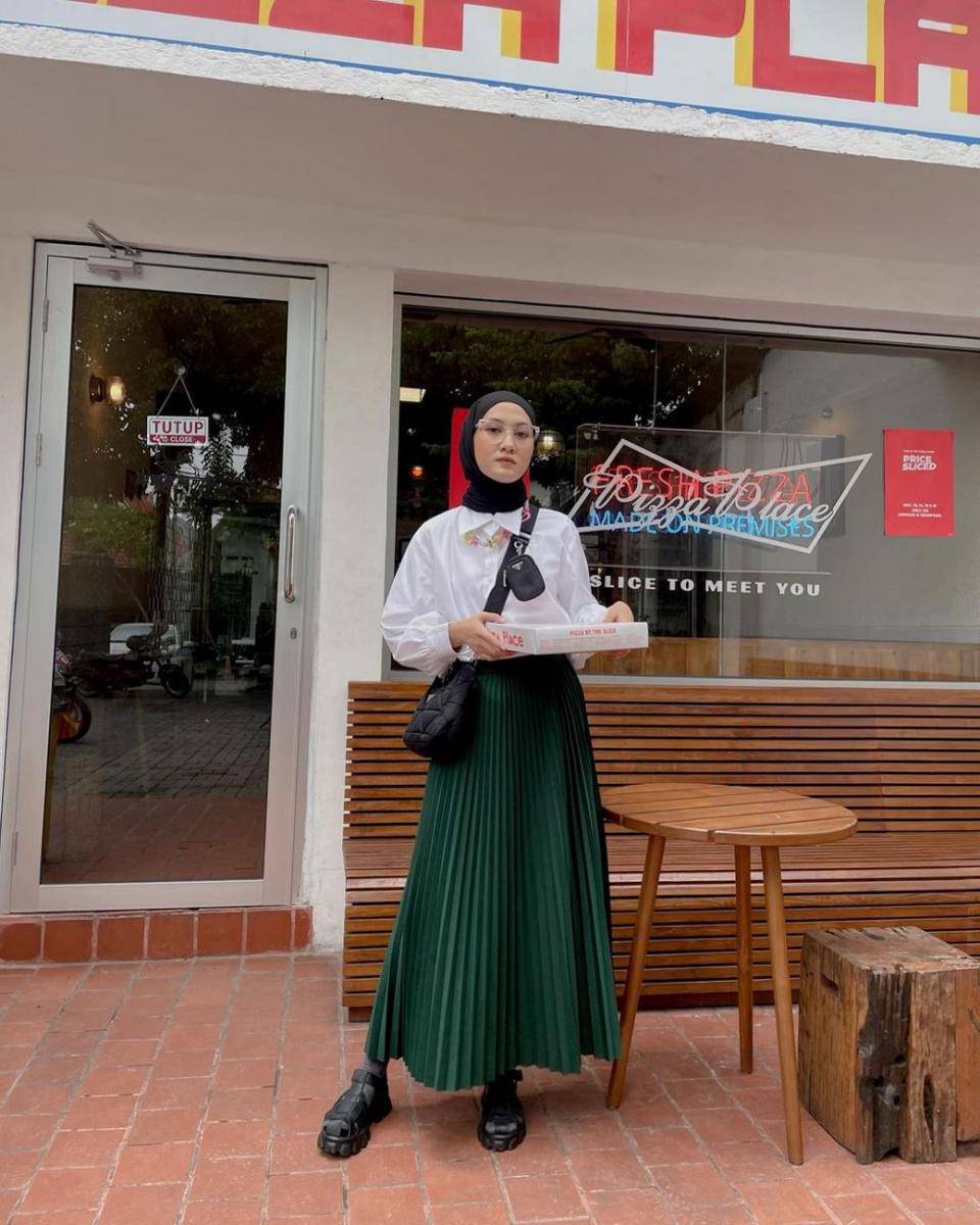 inspirasi warna emerald green untuk hijabers (instagram.com/inasrana)