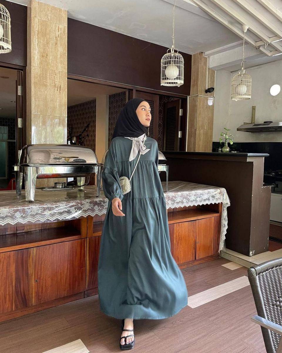 inspirasi warna emerald green untuk hijabers (instagram.com/inasrana)