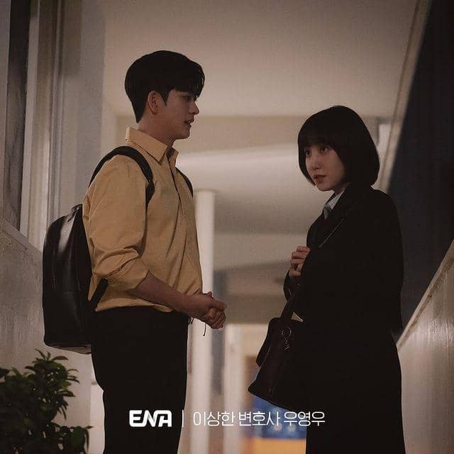 cuplikan adegan di drama Extraordinary Attorney Woo (instagram.com/channel.ena.d)