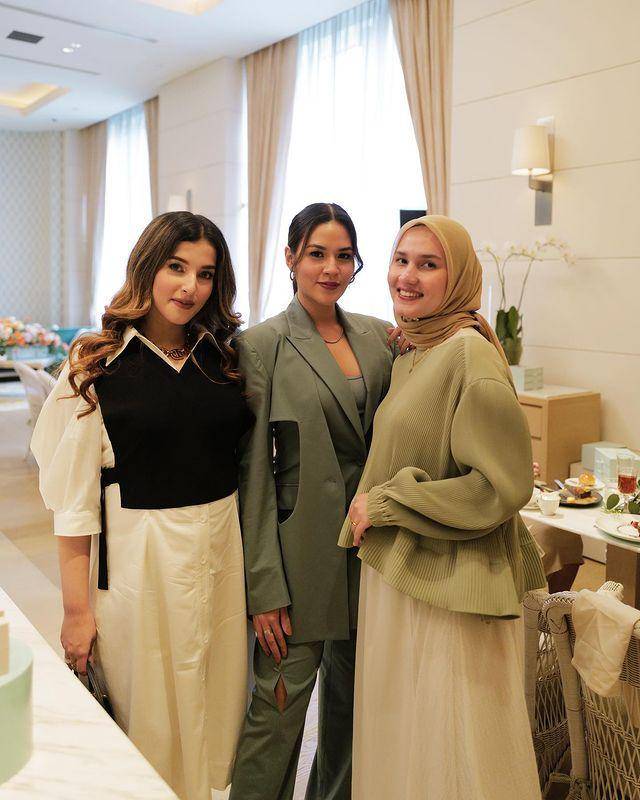 Momen launching produk kecantikan Raisa (instagram.com/dwihandaanda)