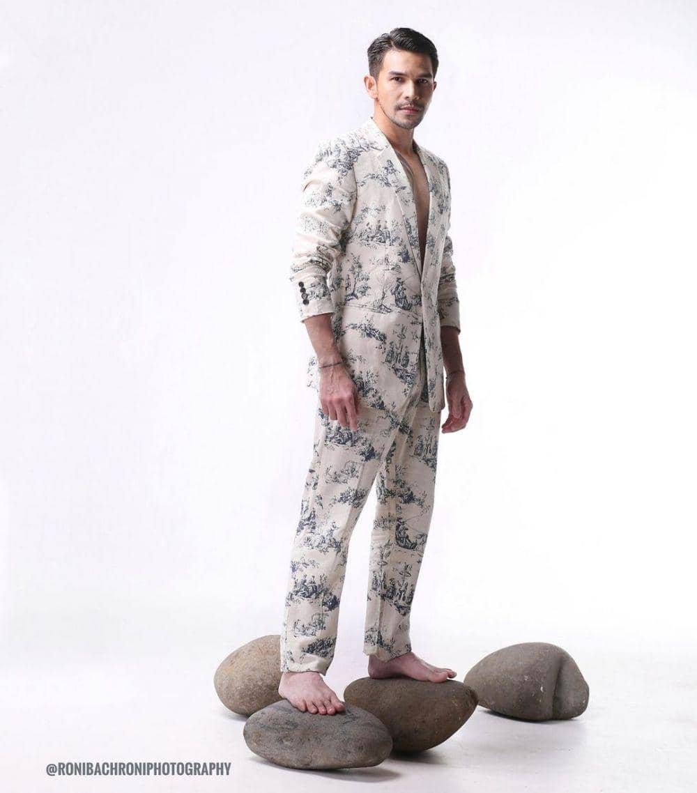 Jonathan Frizzy (instagram.com/ijonkfrizzy)