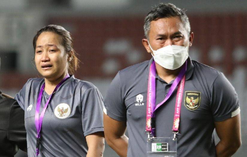 Pelatih Timnas U-18 Wanita Indonesia, Rudy Eka Priyambada. (Twitter/@PSSI).