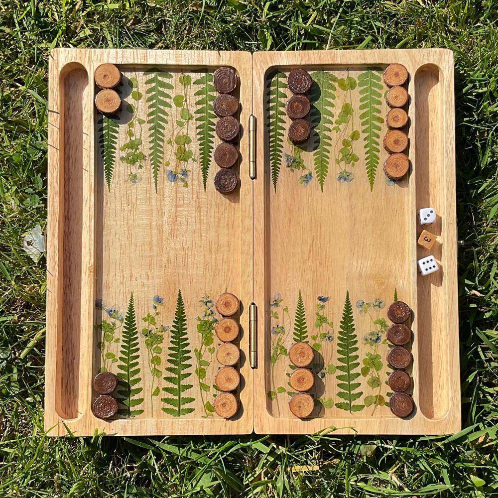 backgammon (instagram.com/botanicalanarchist)
