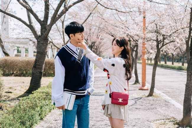 Lee Seung Gi dan Lee Se Young (naver.com)