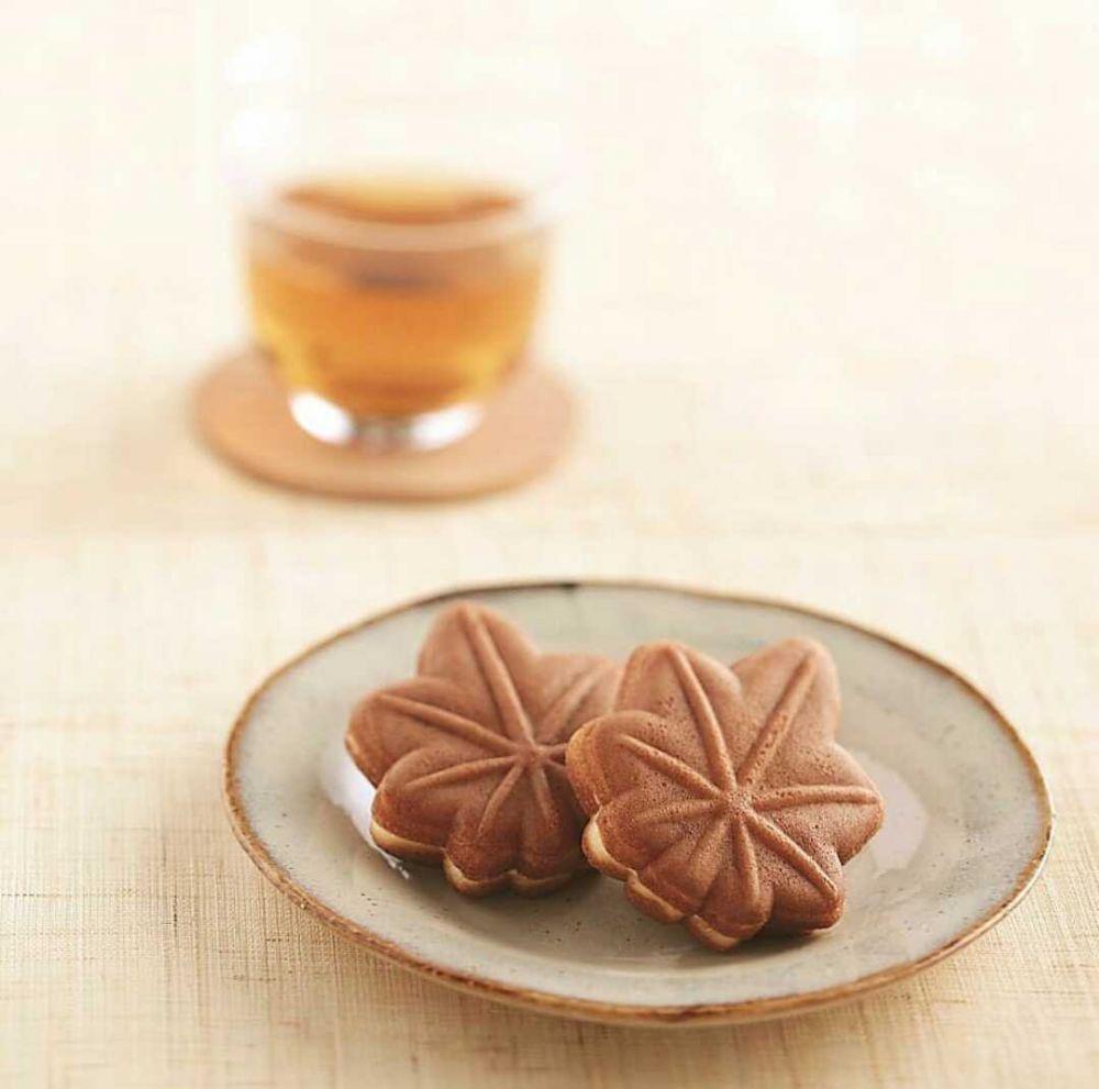 momiji manjū (instagram.com/nishikido_official)