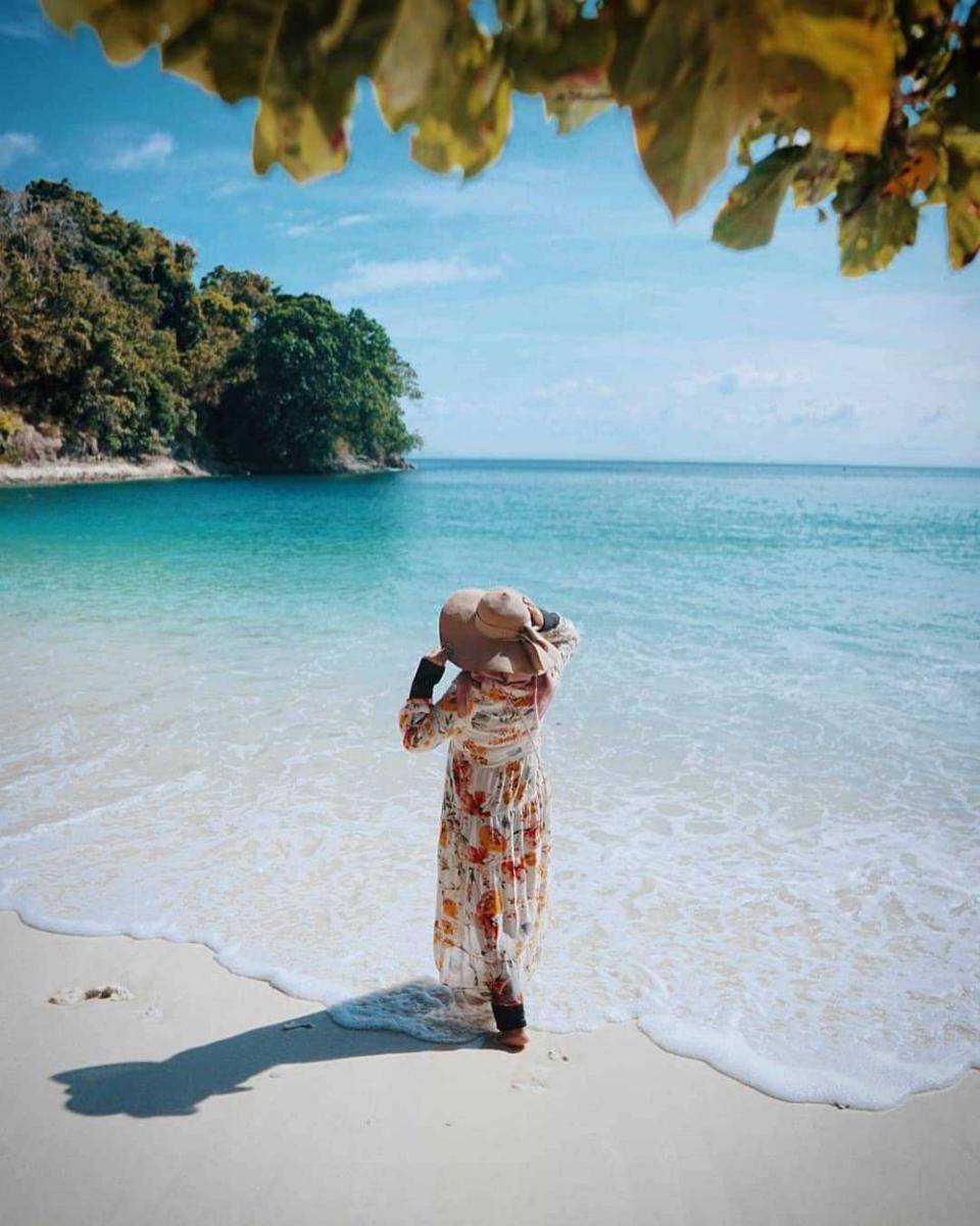Pantai Teluk Hantu (instagram.com/trippaker)