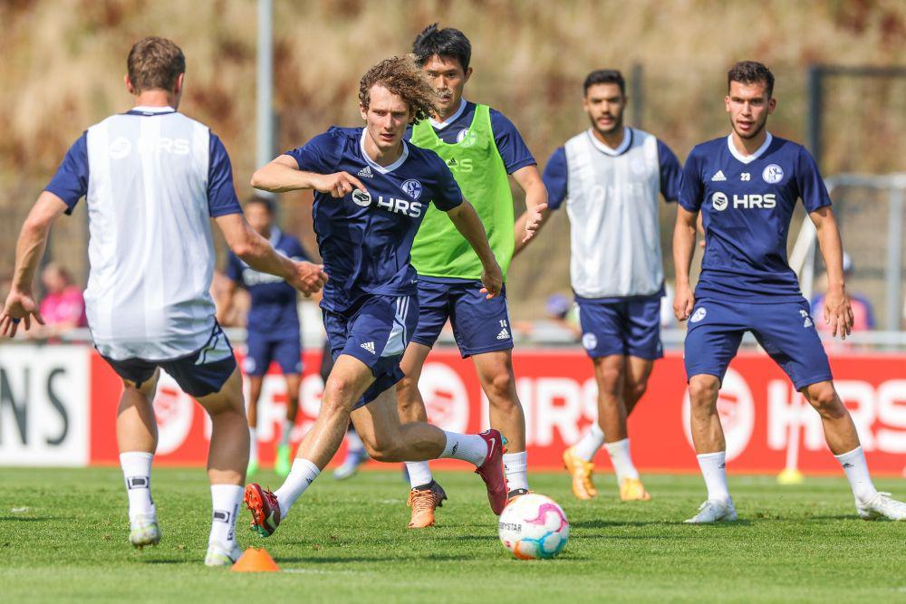 skuad Schalke 04 ketika menjalani latihan dalam agenda tur pramusim 2022/2023. (twitter.com/s04)