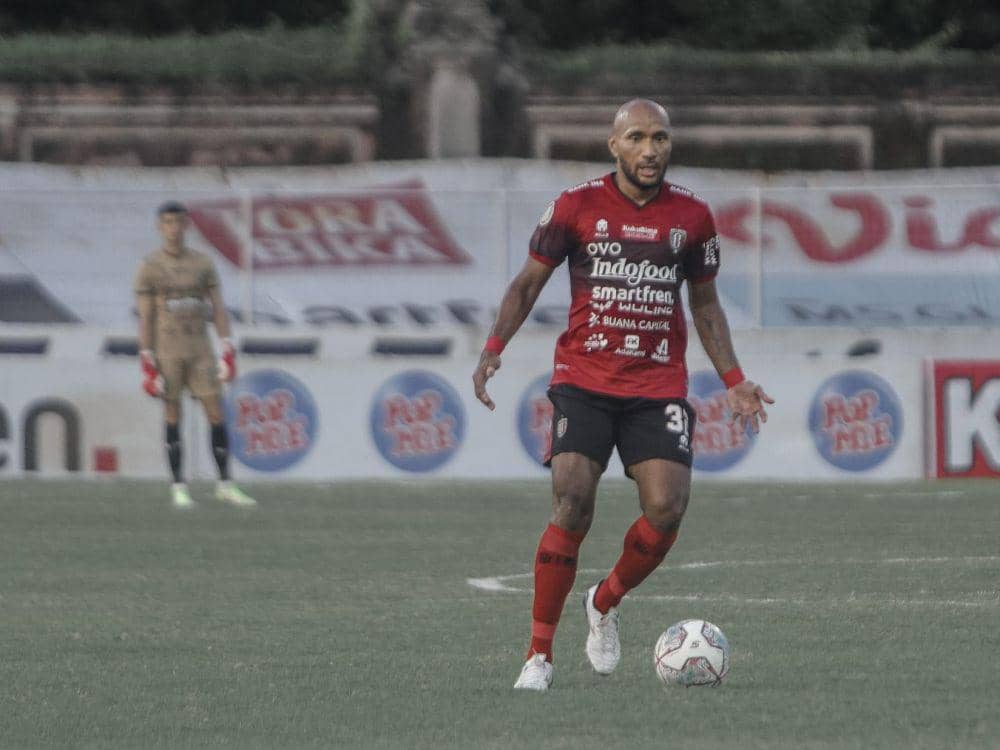 Leonard Tupamahu (baliutd.com)