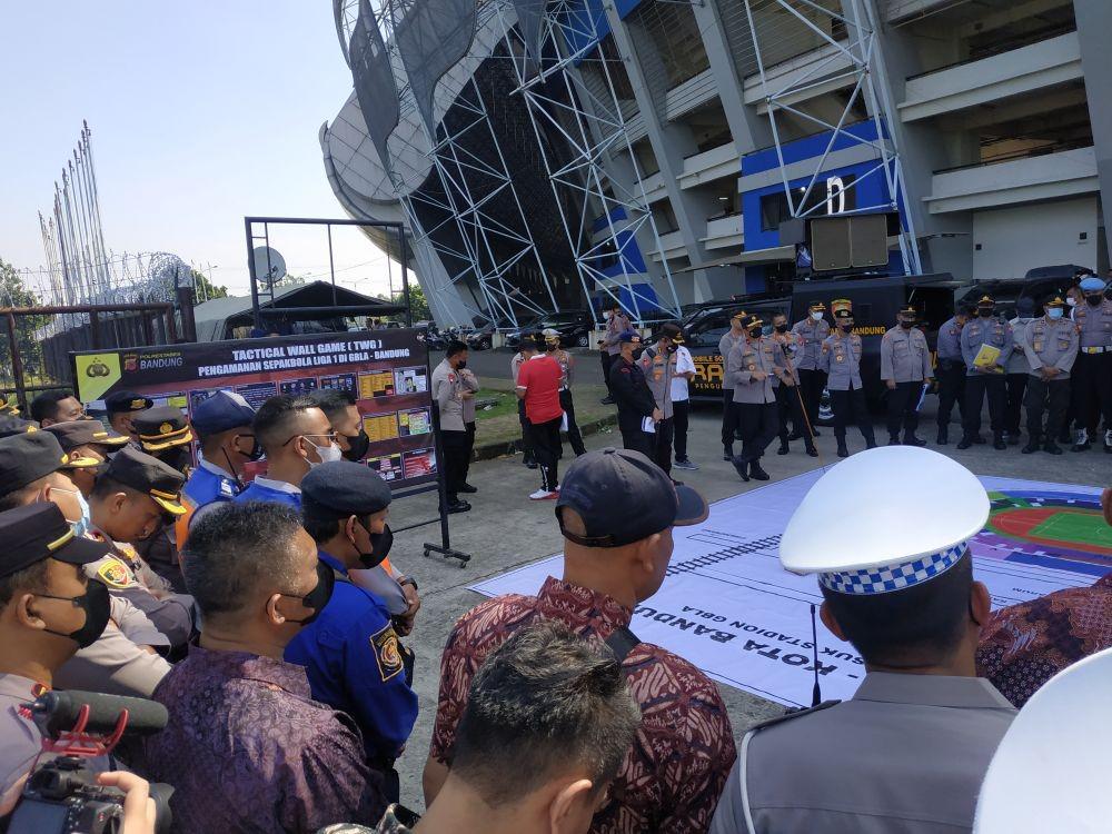 Polda Jabar Gelar Apel Kesiapan di GBLA Jelang Laga Persib vs Madura