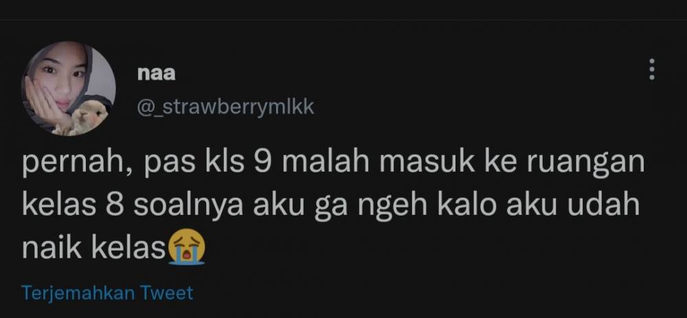 cerita salah masuk kelas (twitter.com/_strawberrymlkk)
