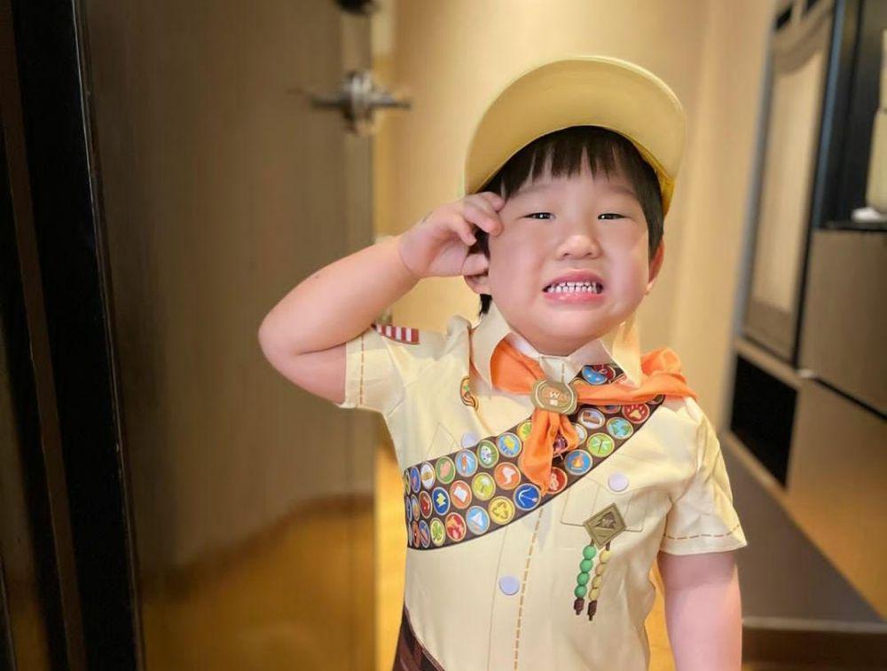 9 Potret Junior, Anak Marcus Fernaldi Gideon, yang Ingin Jadi Sopir