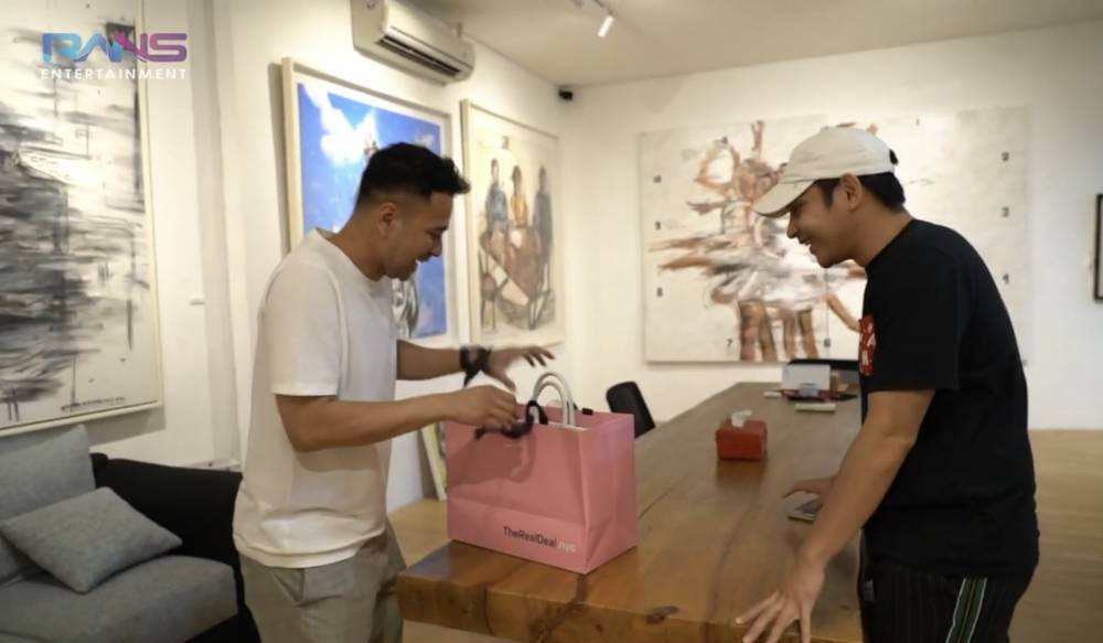 momen Gigi minta tas Hermes dilukis (youtube.com/RANS Entertainment)