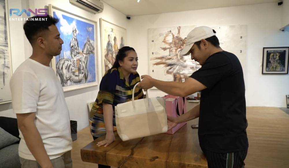momen Gigi minta tas Hermes dilukis (youtube.com/RANS Entertainment)