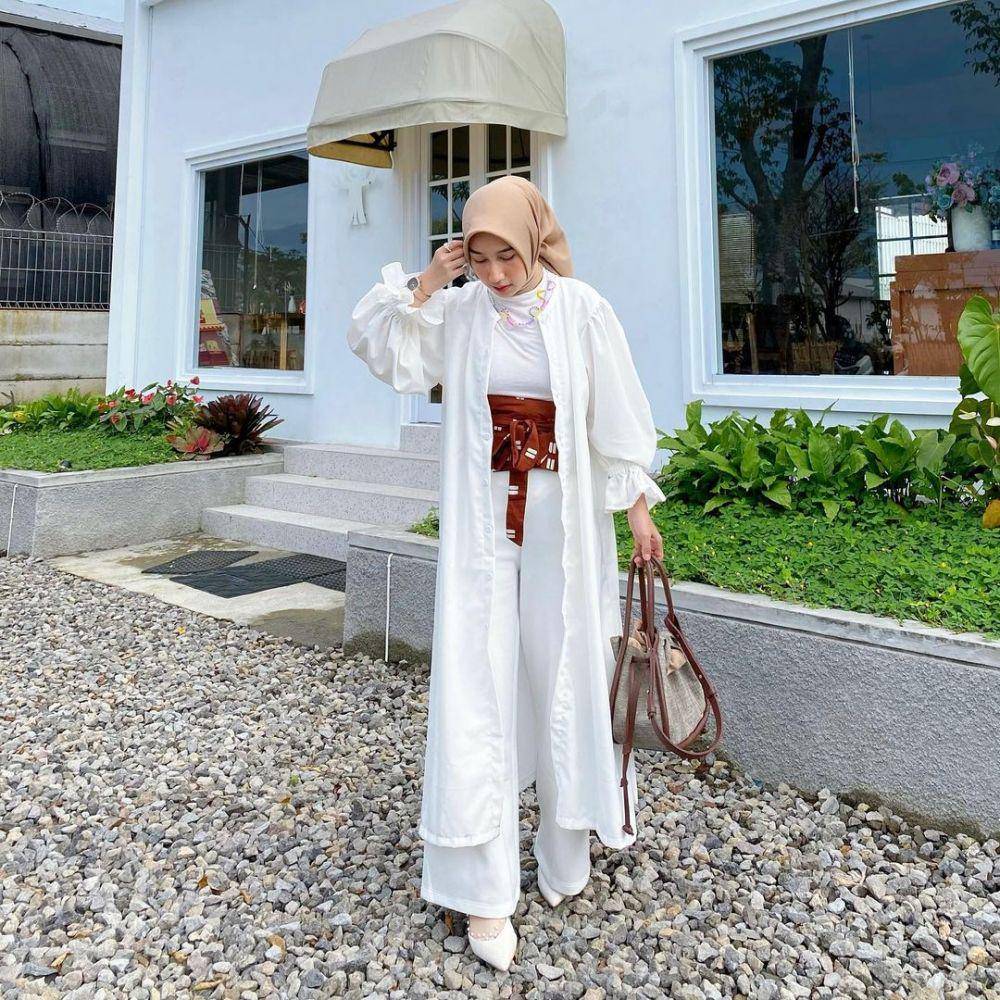 inspirasi outfit hijab untuk kondangan yang mudah ditiru (instagram.com/fachrisaa_)