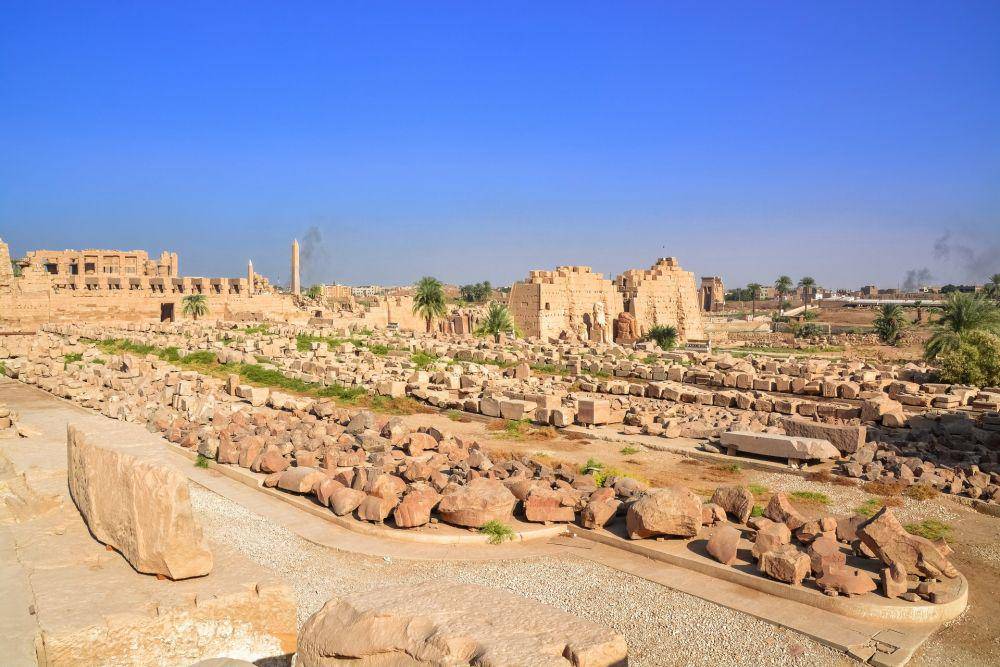Kuil Karnak (unsplash.com/Jeremy Bezanger)