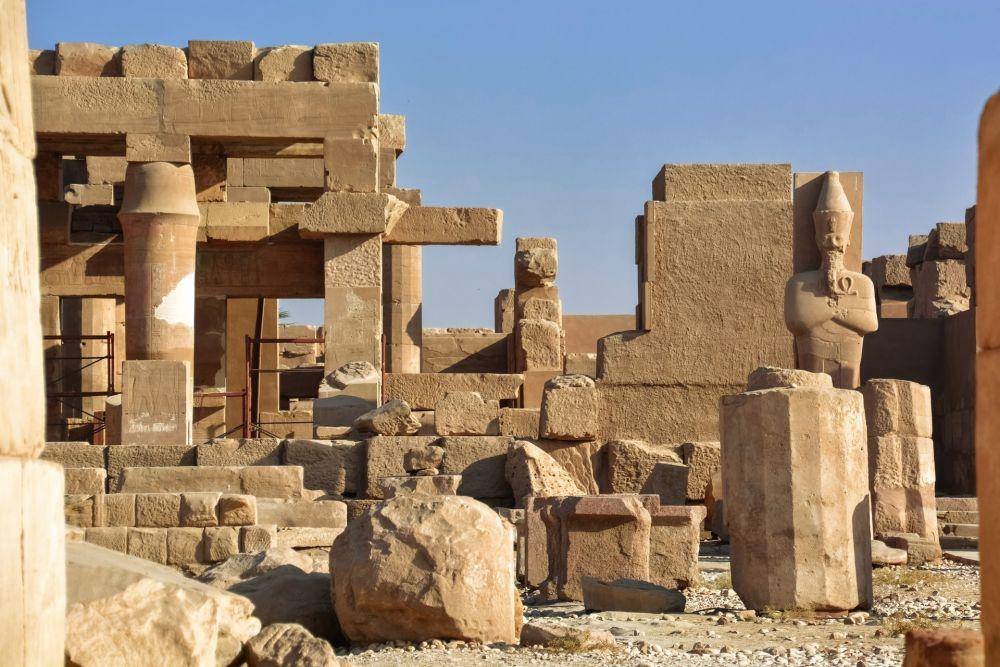 Kuil Karnak (unsplash.com/Jeremy Bezanger)